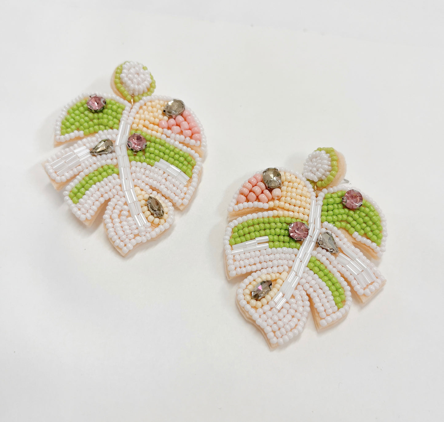 Bright palm earrings